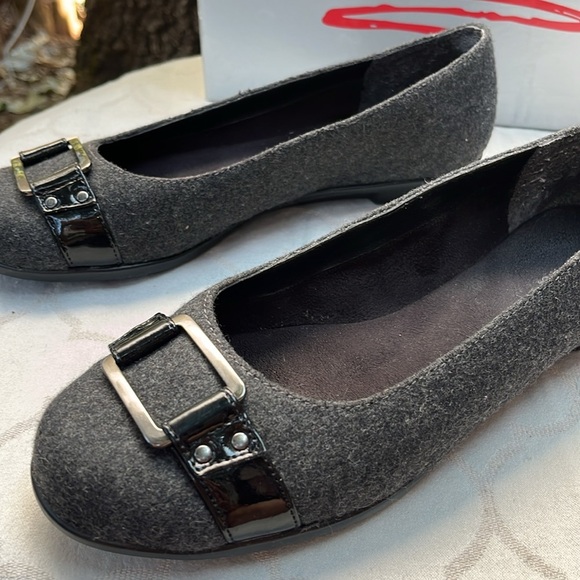 AEROSOLES Dark Gray Women's Felted Flats with Buckle - Picture 8 of 12